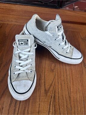 Converse Low Top Sneakers in Light Gray and White - 6